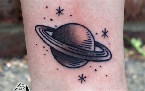 saturno tattoo